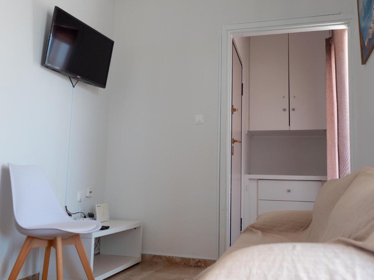 Whitehouse Loutraki Apartment Exterior photo
